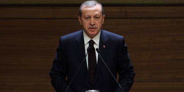 Cumhurbaşkanı Erdoğan görevi Davutoğlu'na verdi