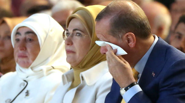 Erdoğan gözyaşlarını tutamadı