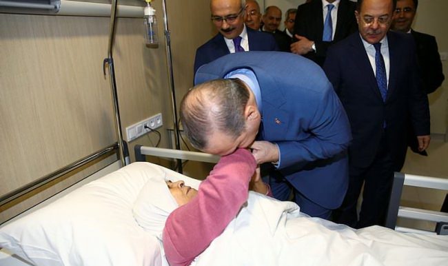 Cumhurbaşkanı Erdoğan, hastaları ziyaret etti
