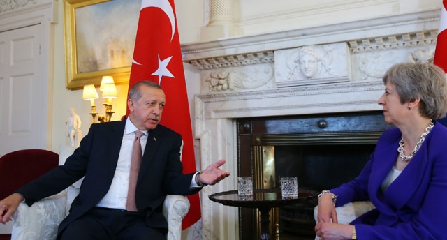 Cumhurbaşkanı Erdoğan, İngiltere Başbakanı May ile bir araya geldi