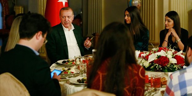 Cumhurbaşkanı Erdoğan İstanbul'da gençlerle buluştu