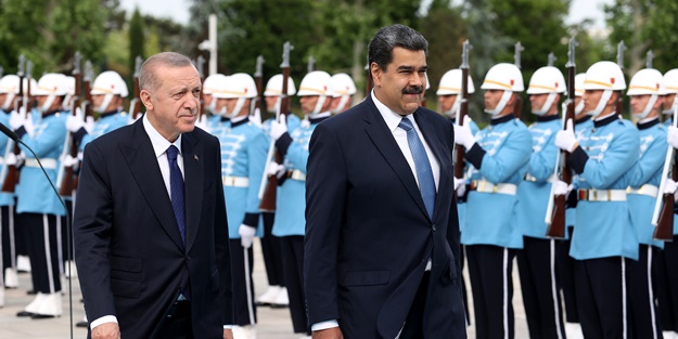 Cumhurbaşkanı Erdoğan, Maduro'yu resmi törenle karşıladı