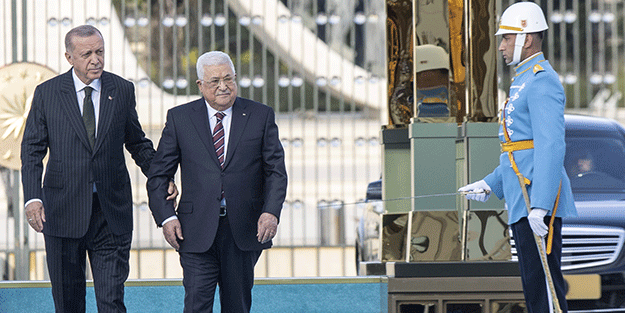 Erdoğan, Abbas'ı resmi törenle karşıladı