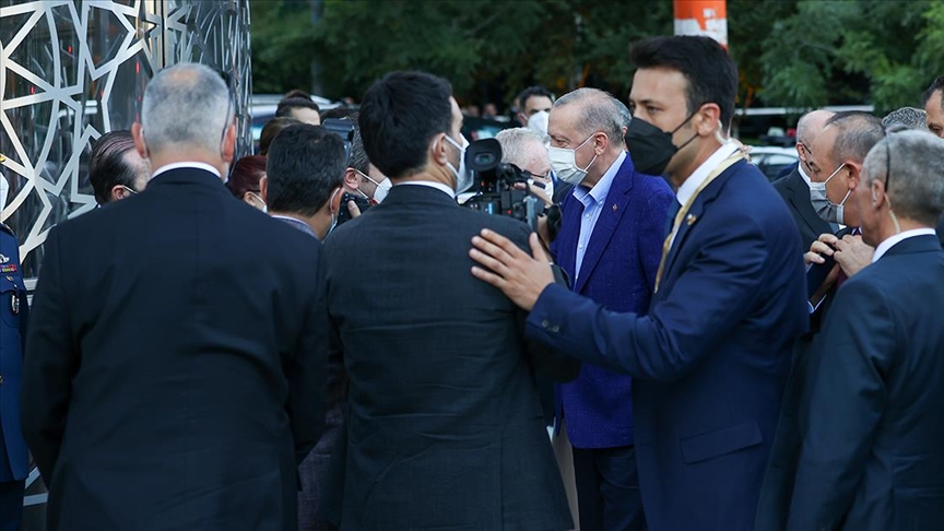 Cumhurbaşkanı Erdoğan New York'taki Yeni Türkevi Binası'nda incelemelerde bulundu