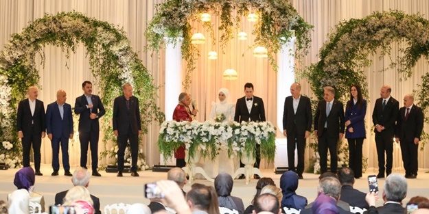 Cumhurbaşkanı Erdoğan nikah şahidi oldu