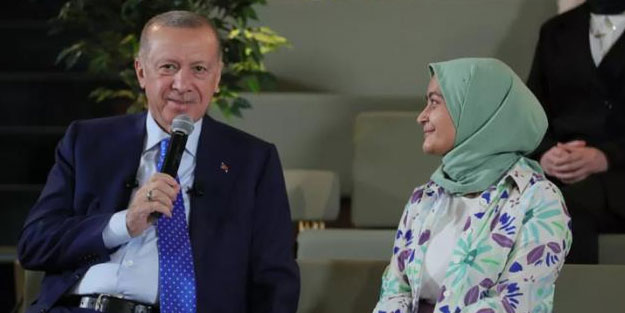 Cumhurbaşkanı Erdoğan Beni Yakışına şiirini okudu