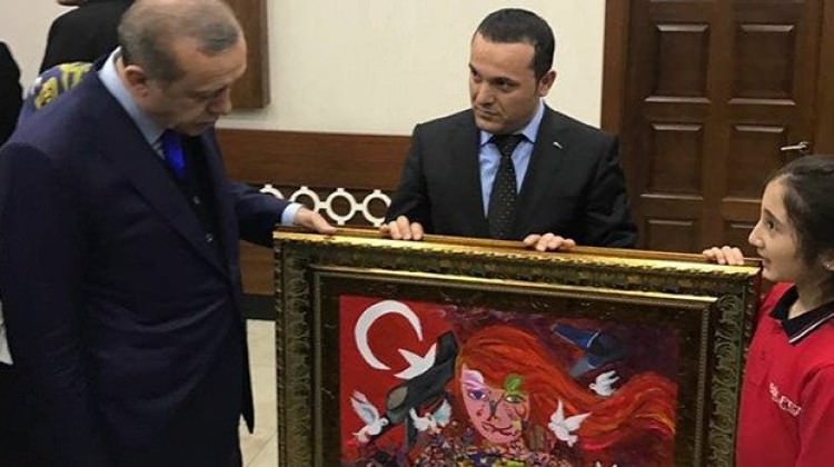 Cumhurbaşkanı Erdoğan'ı duygulandıran hediye