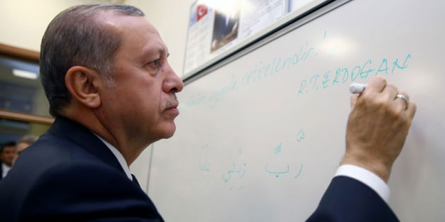 Erdoğan sınıf tahtasına bu notu bıraktı