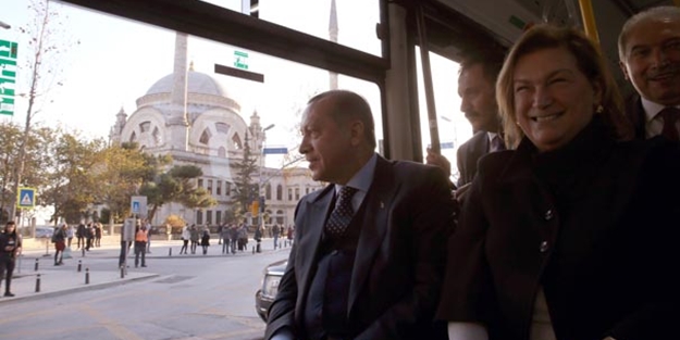 Cumhurbaşkanı Erdoğan otobüse bindi