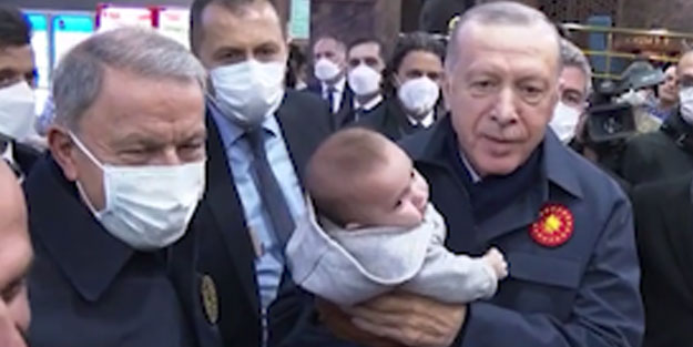 Cumhurbaşkanı Erdoğan, pastanede vatandaşlarla sohbet etti