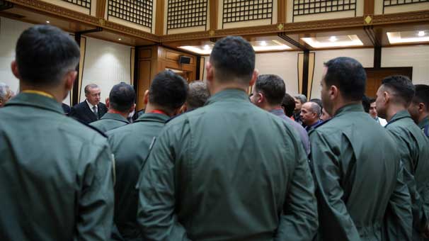 Cumhurbaşkanı Erdoğan pilotları kabul etti