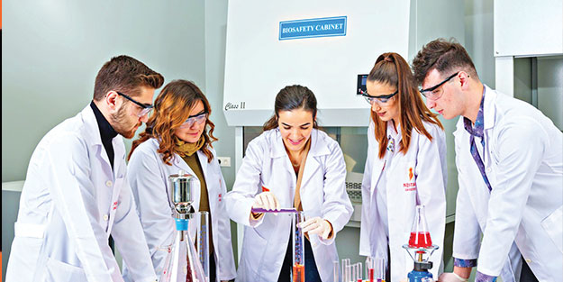 Cumhurbaşkanı Erdoğan sağlık çalışanlarına hangi müjdeleri verdi?