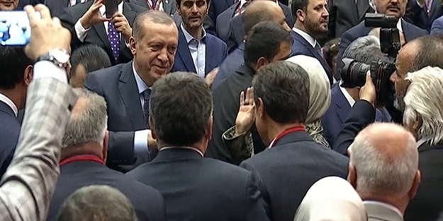 Erdoğan salona bu şarkı eşliğinde girdi