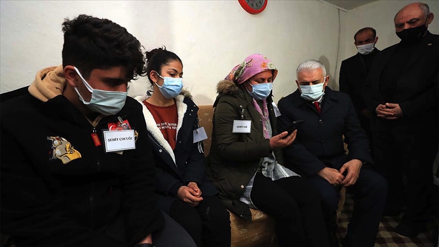 Cumhurbaşkanı Erdoğan şehit ailesiyle telefonda görüştü