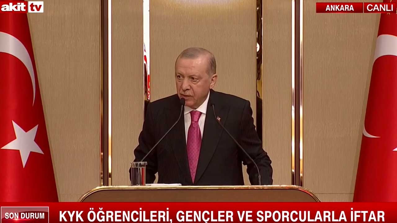Cumhurbaşkanı Erdoğan: Siyasi hayatım boyunca daima gençlerle yol yürüdüm