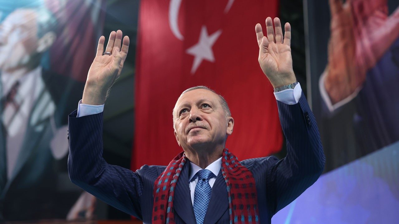 Cumhurbaşkanı Erdoğan Trabzon'a 130 eserin daha açılışını yaptı: CHP başkanı haramileri kaçırmak için batıya yalvarıyor, Türkiye'yi şikayet turları ile diyet borcunu ödüyor