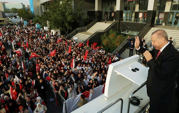 Cumhurbaşkanı Erdoğan TÜGVA'lı gençlere hitap etti!