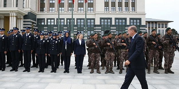 Cumhurbaşkanı Erdoğan'dan polis teşkilatına kutlama mesajı