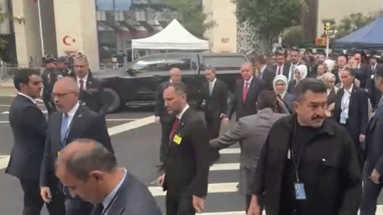 Cumhurbaşkanı Erdoğan Türkevi'nden ayrıldı! Dünyaya seslenecek