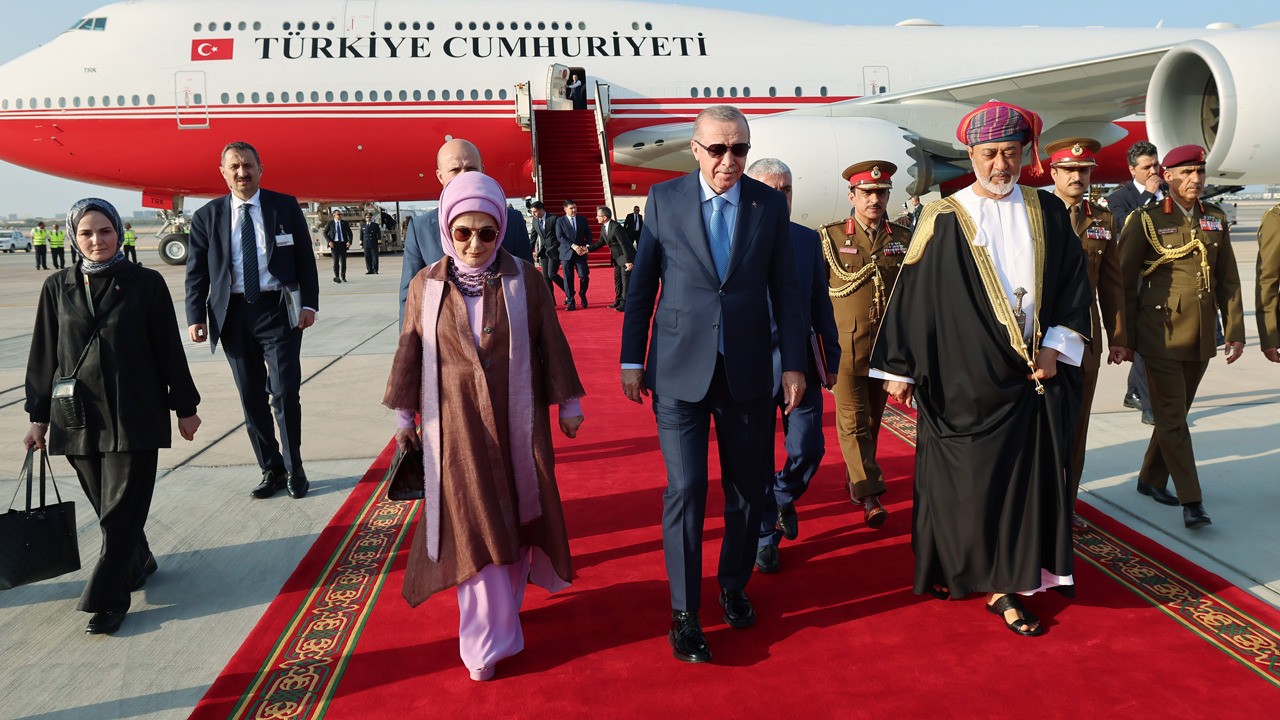 Cumhurbaşkanı Erdoğan, Umman Sultanı Teymur El Said'e Togg hediye etti