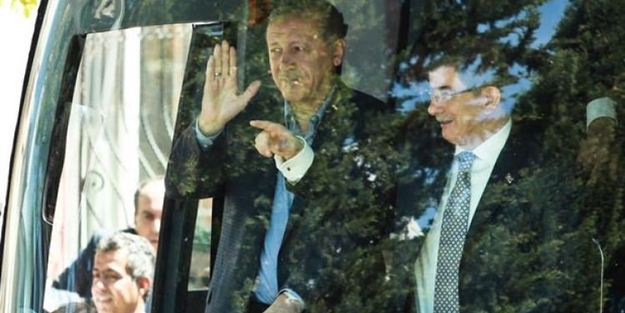 Büyük gün geldi, Erdoğan ve Davutoğlu art arda gitti