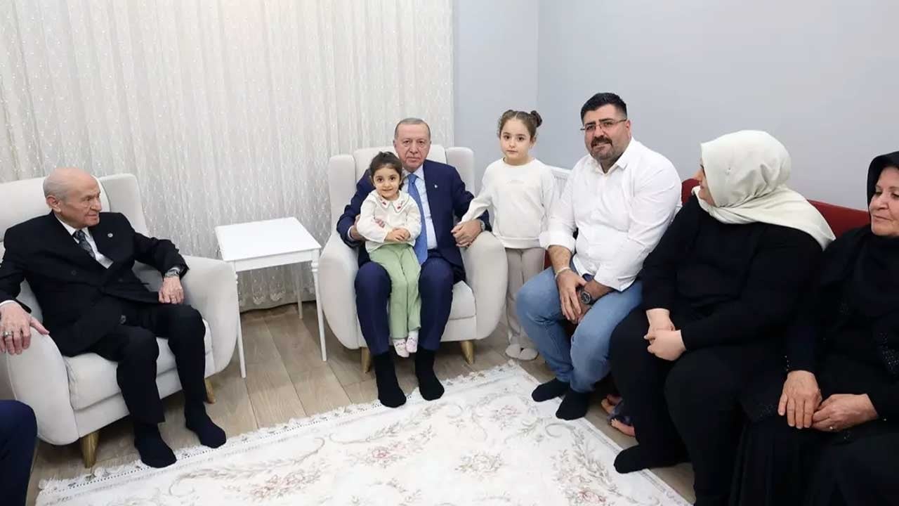 Erdoğan ve Bahçeli'den Hatay'da depremzede aileye ziyaret