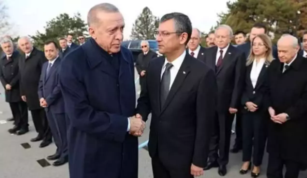 Cumhurbaşkanı Erdoğan ve Özel'den ilk karşılaşma!