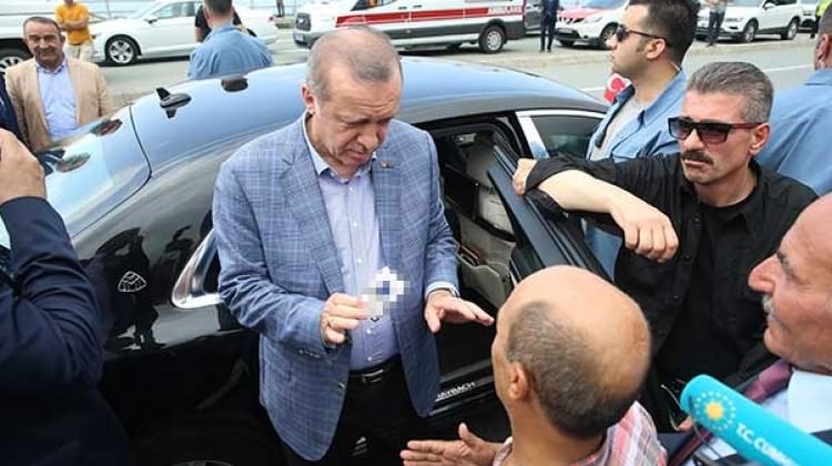 Cumhurbaşkanı Erdoğan yine sigara paketini aldı!