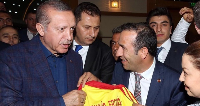 Cumhurbaşkanı Erdoğan'a Alima Yeni Malatyaspor forması