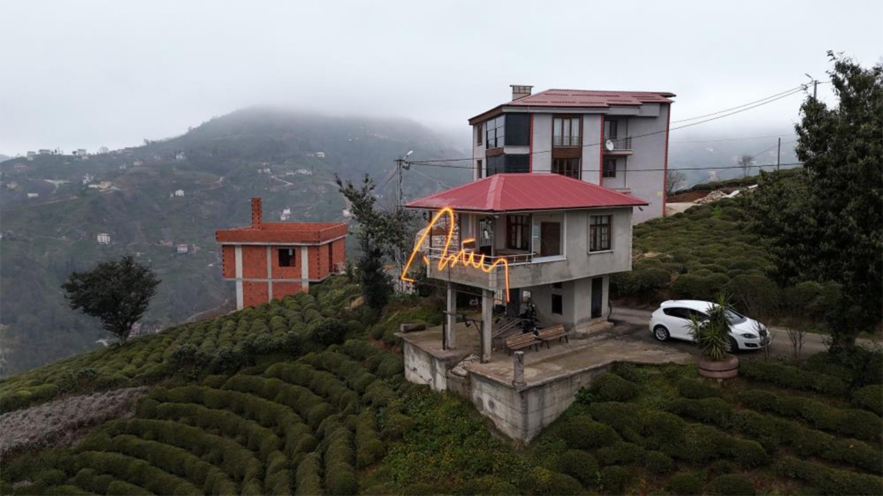 Cumhurbaşkanı Erdoğan’a destek Baba ocağında led imza sürprizi beğenildi