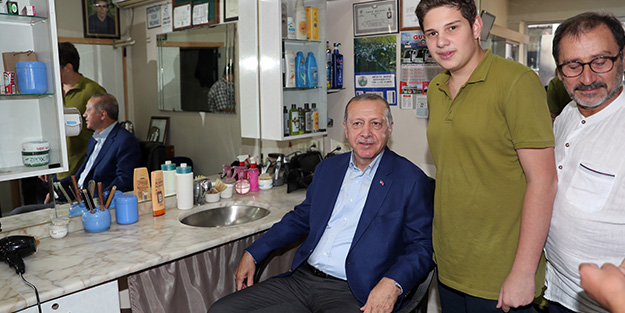 Cumhurbaşkanı Erdoğan'a Kasımpaşa'da sevgi seli