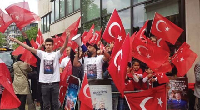 Cumhurbaşkanı Erdoğan'a Londra'da sevgi gösterisi