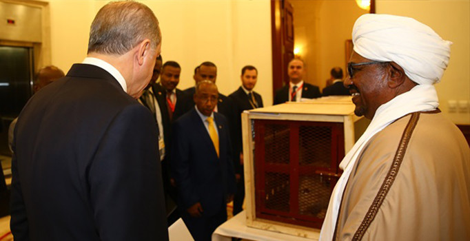 Cumhurbaşkanı Erdoğan'a Sudan'da ilginç hediye