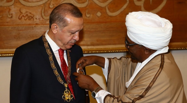 Cumhurbaşkanı Erdoğan'a, yüksek devlet nişanı takdim edildi