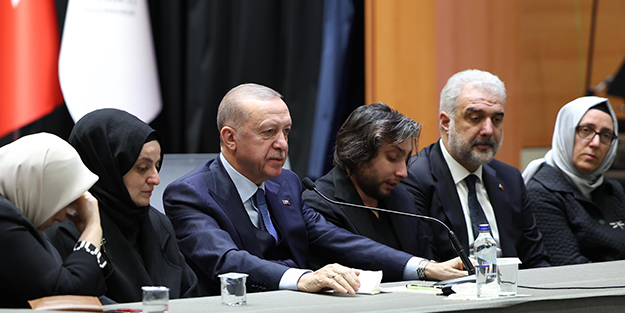 Cumhurbaşkanı Erdoğan'ın taziye ziyaretinde duygusal anlar