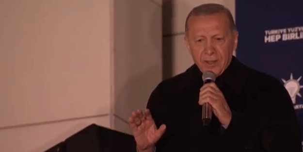 Cumhurbaşkanı Erdoğan'dan Ankara'da balkon konuşması: Açık ara öndeyiz