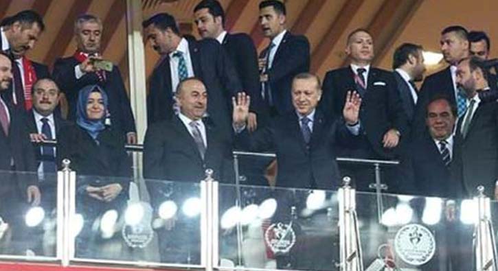 Cumhurbaşkanı Erdoğan'dan Antalya'da Millilere destek