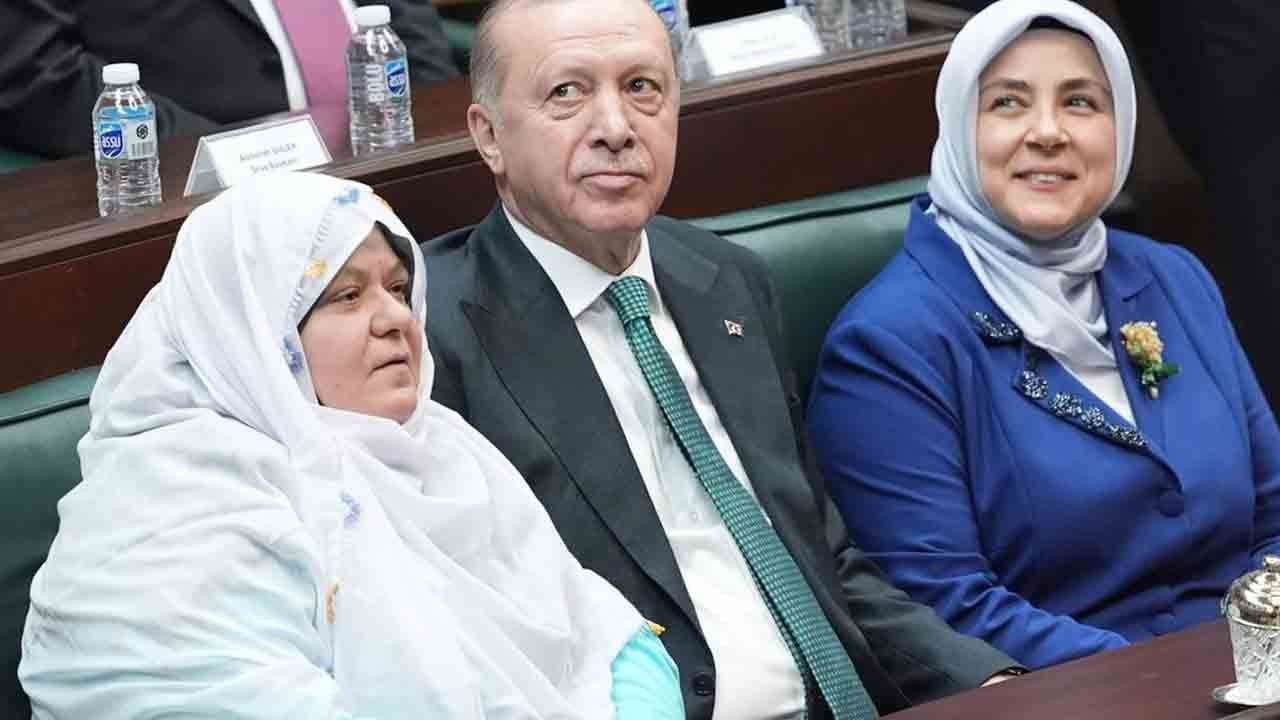 Cumhurbaşkanı Erdoğan’dan başörtüsü düşmanlarına ders!