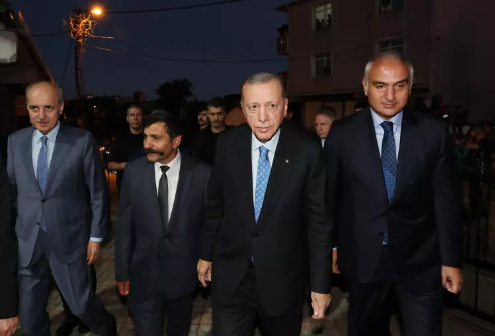 Cumhurbaşkanı Erdoğan'dan Cem Evi'ne Muharrem ayı ziyareti! Dikkat çeken kareler!