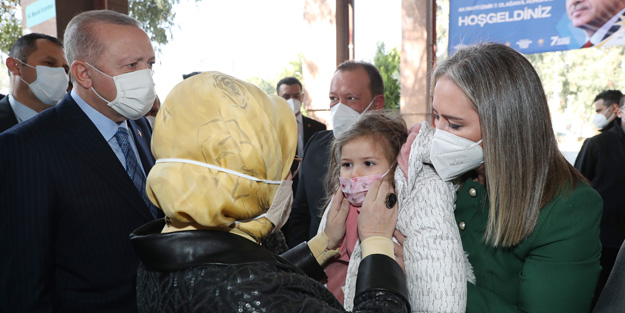 Cumhurbaşkanı Erdoğan'dan deprem mağduru minik Ayda'ya ziyaret