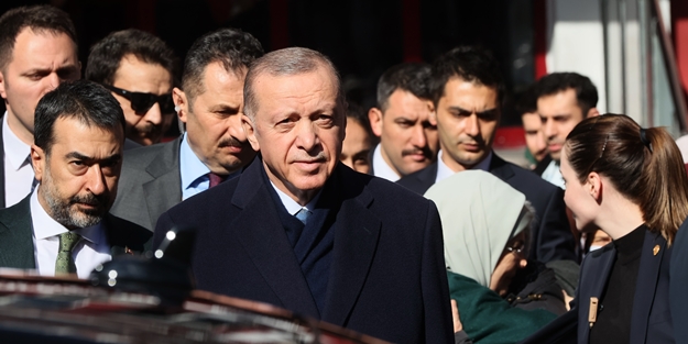 Cumhurbaşkanı Erdoğan'dan depremzedelere ziyaret