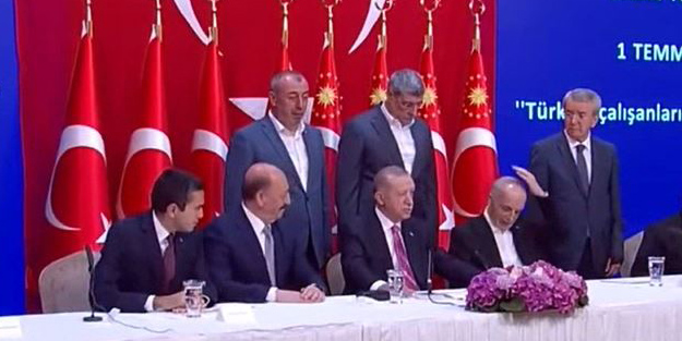 Cumhurbaşkanı Erdoğan'dan Ergün Atalay'a: Senin başında da saç kalmadı ya!