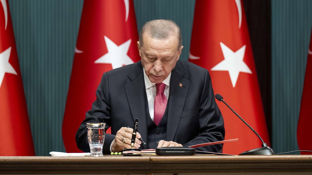 Cumhurbaşkanı Erdoğan’dan flaş karar! Gece yarısı imzaladı! Hiç kimse bunu beklemiyordu