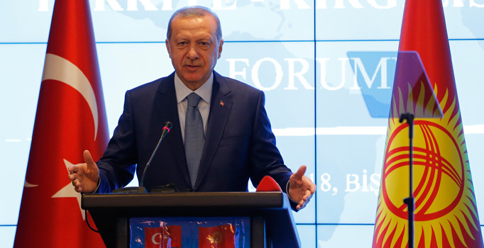 Cumhurbaşkanı Erdoğan'dan Kırgızistan'da milli para vurgusu: Doların egemenliğine son vermeliyiz