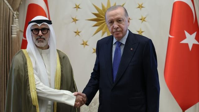Cumhurbaşkanı Erdoğan'dan kritik kabul! Kuveytli bakanla Külliye'de bir araya gelerek bölgesel dengeleri masaya yatırdı!