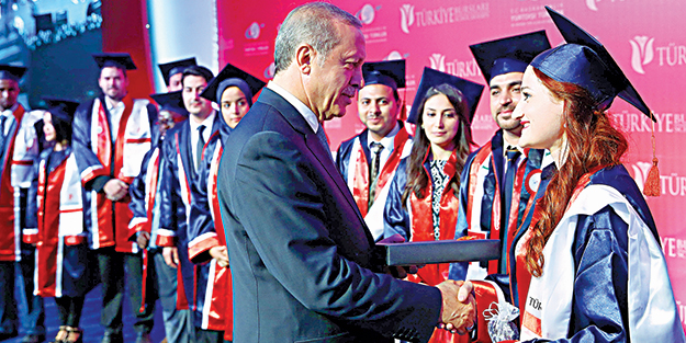 Cumhurbaşkanı Erdoğan'dan, 'Kriz değil, çözüm üretin' uyarısı