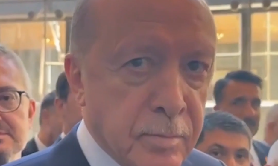 Cumhurbaşkanı Erdoğan'dan Meloni'ye sigara takdiri! Keşke ülkemizdekilere de bıraktırabilsem!