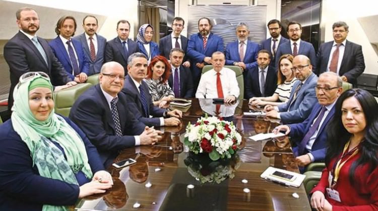 Cumhurbaşkanı Erdoğan'dan o isimlere tepki: Trenden indiler