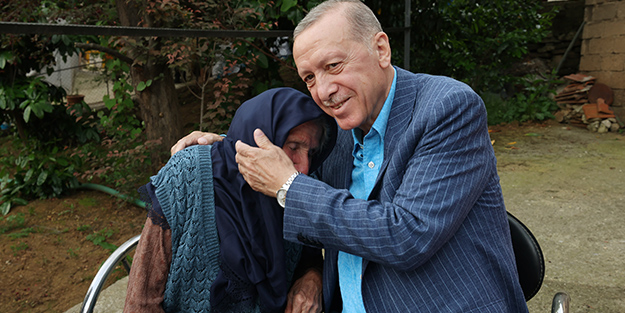Cumhurbaşkanı Erdoğan'dan vefa! Eski komşusunu ziyaret etti