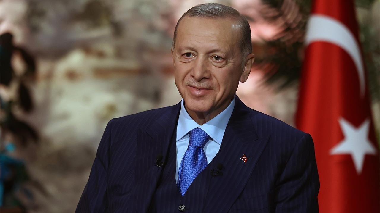 Cumhurbaşkanı Erdoğan'dan YKS mesajı: Genç kardeşlerim için hayırlı olsun
